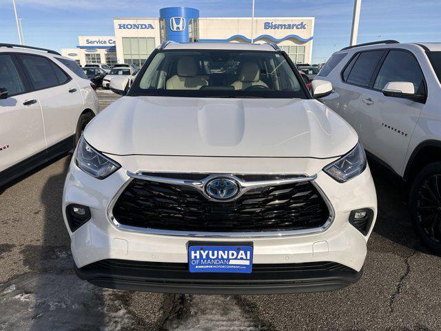 used 2022 Toyota Highlander Hybrid car, priced at $44,984