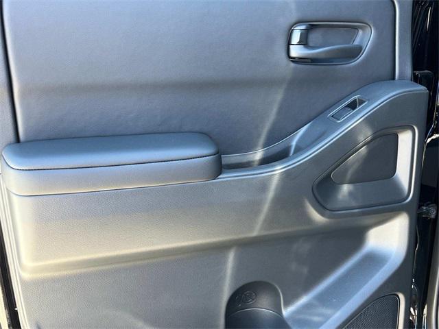 new 2025 Nissan Frontier car