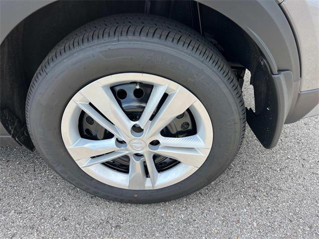 new 2025 Nissan Kicks car, priced at $21,992