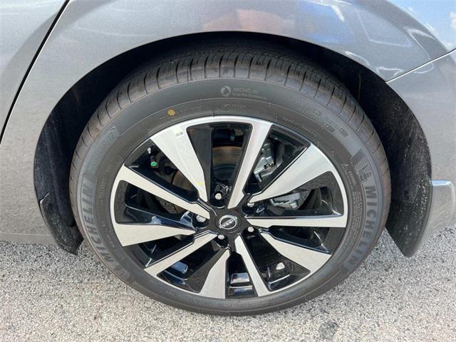 new 2025 Nissan Sentra car, priced at $24,927