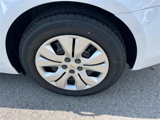 used 2014 Chevrolet Cruze car, priced at $7,987