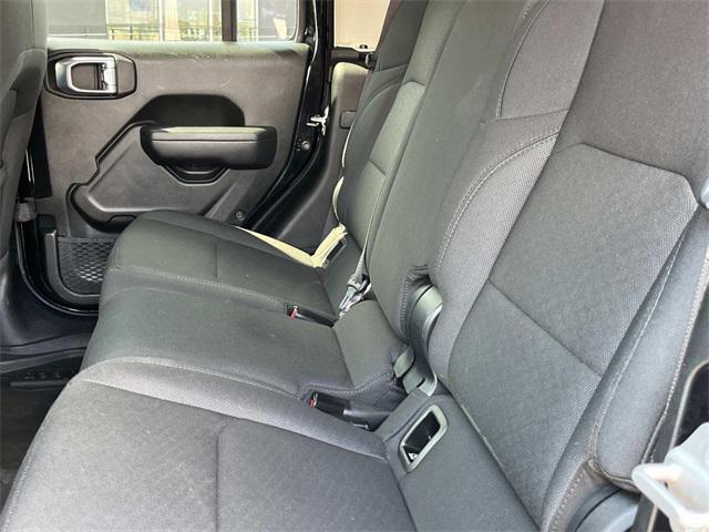 used 2022 Jeep Gladiator car, priced at $31,400
