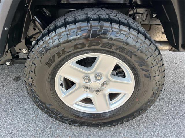 used 2022 Jeep Gladiator car, priced at $31,400