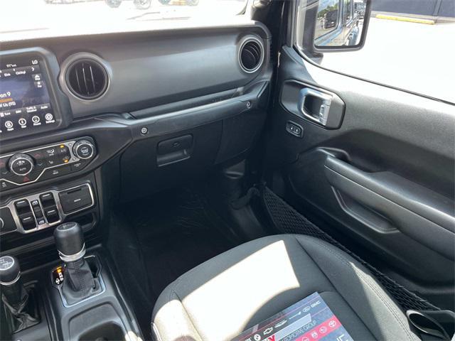 used 2022 Jeep Gladiator car, priced at $31,400