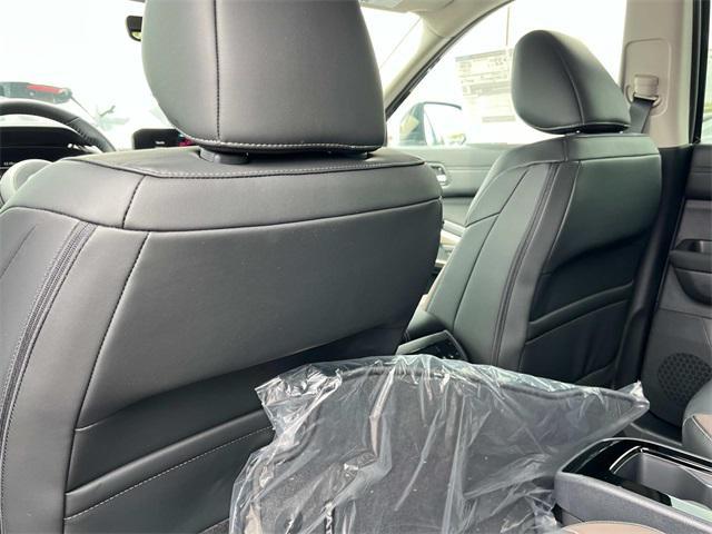 new 2025 Nissan Pathfinder car, priced at $49,638