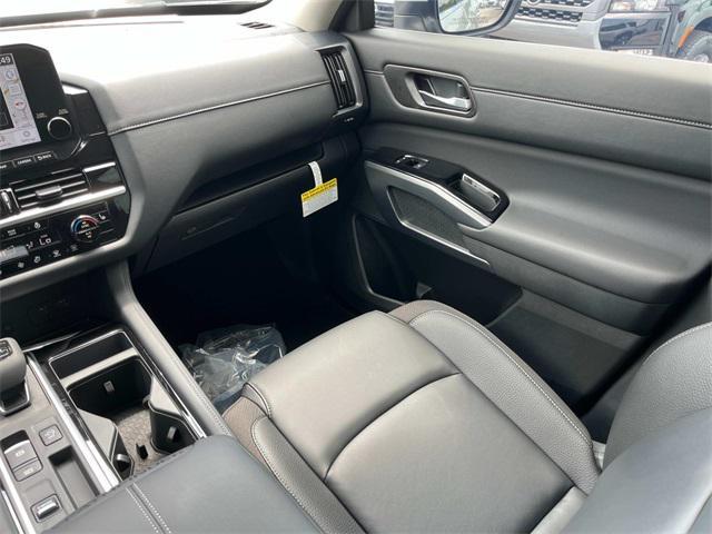 new 2025 Nissan Pathfinder car, priced at $41,921