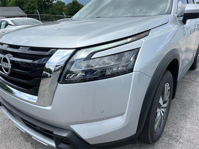 new 2025 Nissan Pathfinder car, priced at $41,921