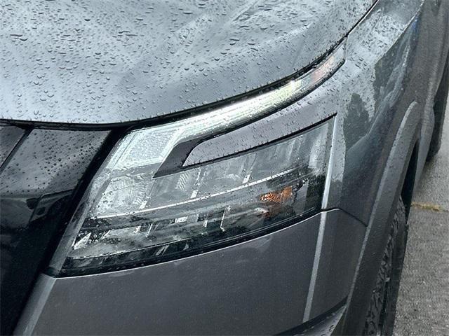new 2025 Nissan Pathfinder car, priced at $38,977