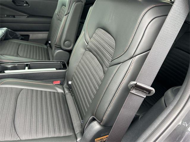 new 2025 Nissan Pathfinder car, priced at $38,977