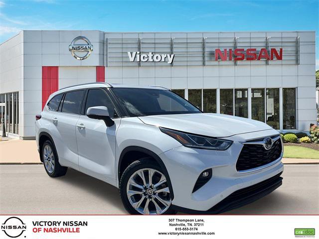 used 2021 Toyota Highlander car, priced at $32,178