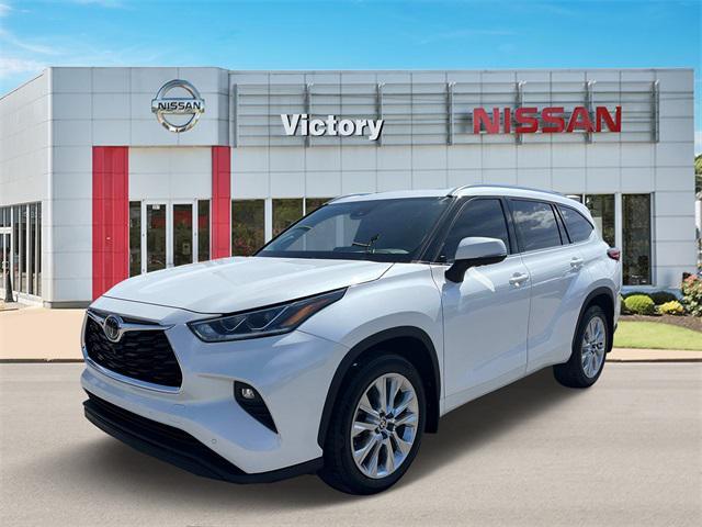used 2021 Toyota Highlander car, priced at $31,023