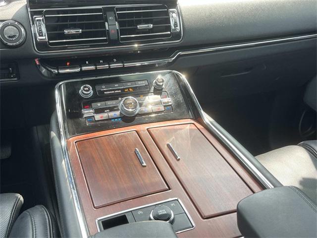 used 2022 Lincoln Navigator car, priced at $59,700