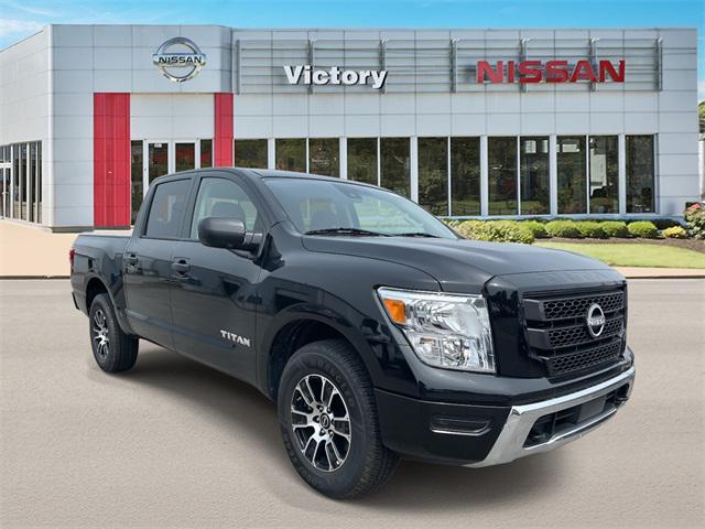 used 2023 Nissan Titan car, priced at $33,721