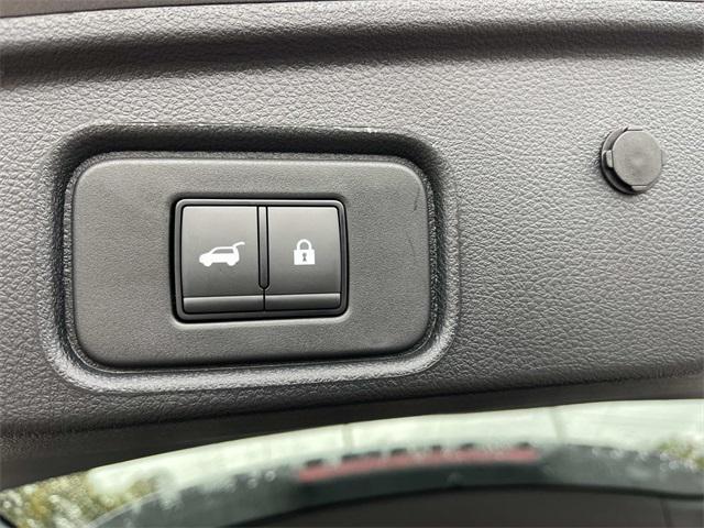 new 2025 Nissan Pathfinder car, priced at $38,977