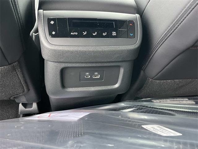 new 2025 Nissan Pathfinder car, priced at $38,977