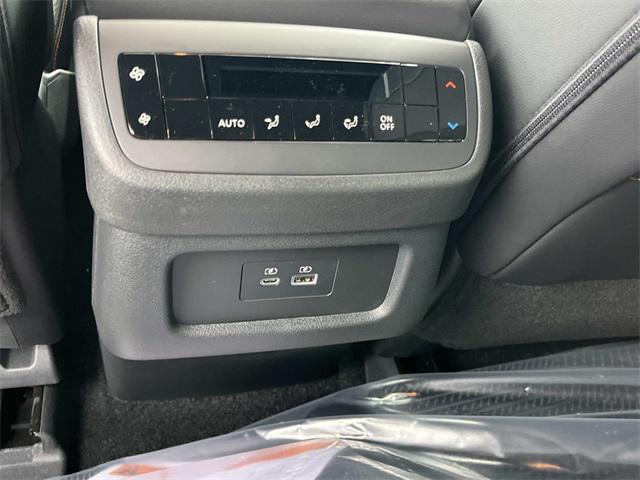 new 2025 Nissan Pathfinder car, priced at $38,977