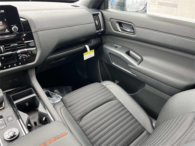 new 2025 Nissan Pathfinder car, priced at $38,977