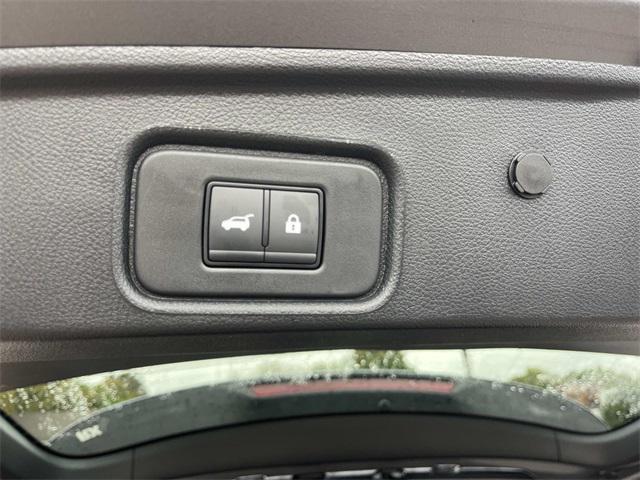 new 2025 Nissan Pathfinder car, priced at $38,977