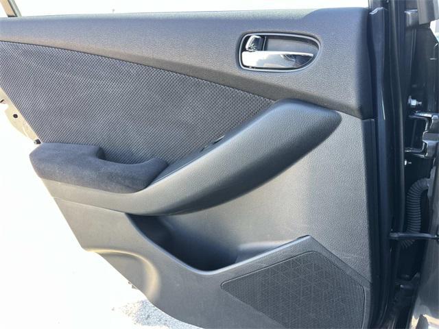 used 2009 Nissan Altima car, priced at $7,822