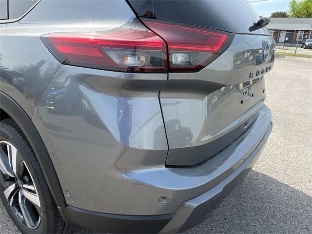 new 2025 Nissan Rogue car, priced at $35,995