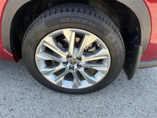 used 2022 Toyota Highlander car, priced at $39,361