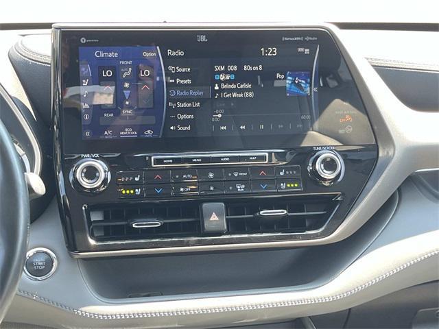 used 2022 Toyota Highlander car, priced at $39,361
