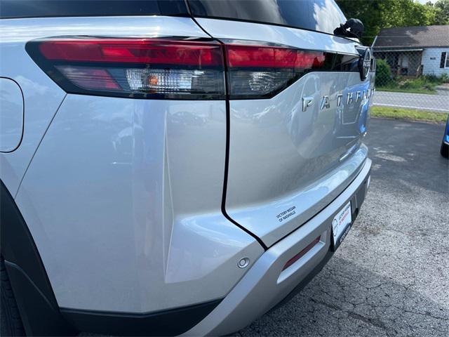 new 2025 Nissan Pathfinder car, priced at $43,704