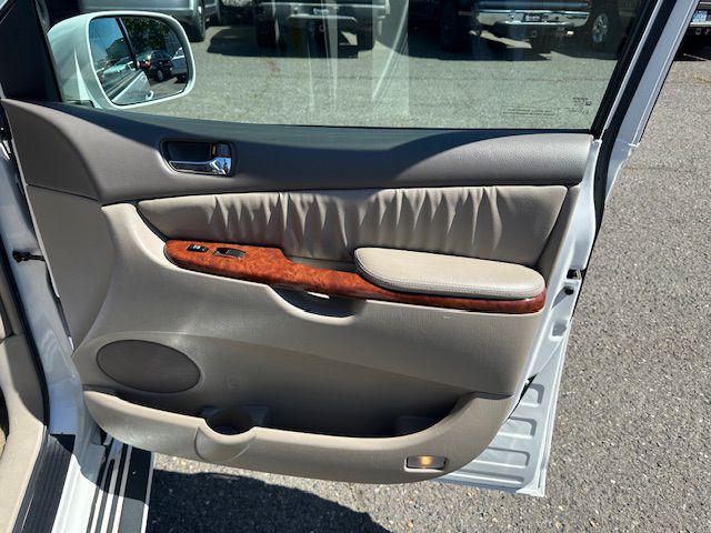 used 2005 Toyota Sienna car, priced at $7,500