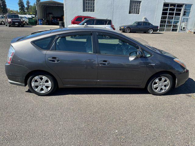 used 2007 Toyota Prius car, priced at $7,000