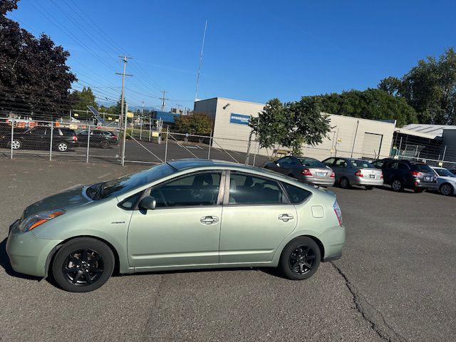 used 2007 Toyota Prius car, priced at $3,950