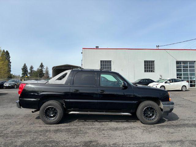 used 2006 Chevrolet Avalanche car, priced at $6,500