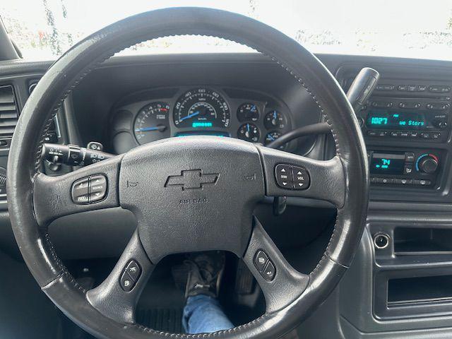 used 2003 Chevrolet Avalanche car, priced at $5,500