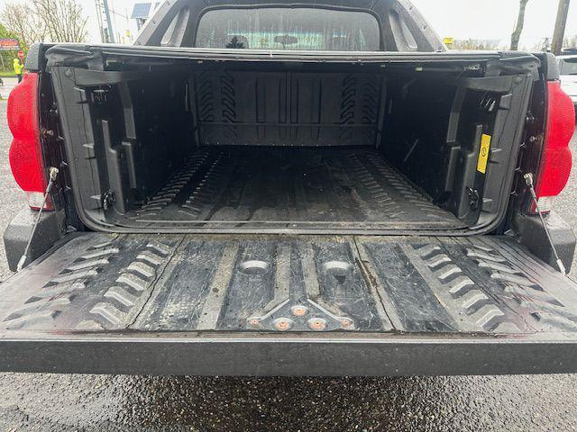 used 2003 Chevrolet Avalanche car, priced at $5,500