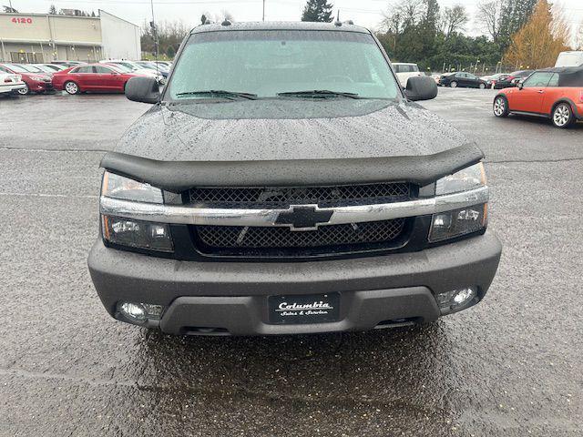 used 2003 Chevrolet Avalanche car, priced at $5,500