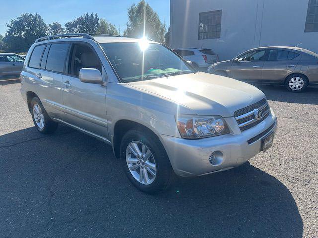 used 2006 Toyota Highlander Hybrid car, priced at $5,500