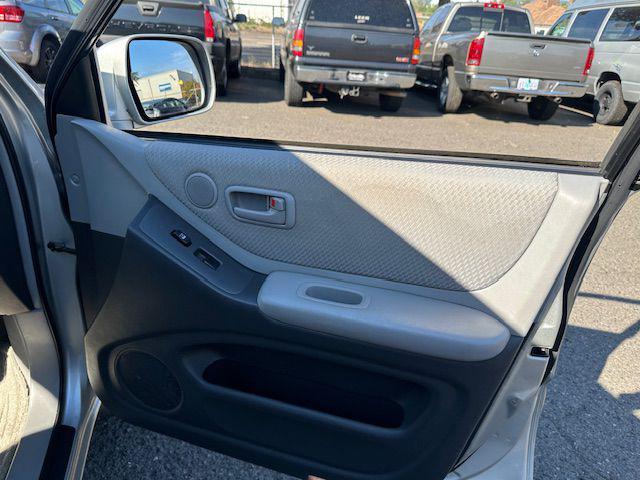 used 2006 Toyota Highlander Hybrid car, priced at $5,500