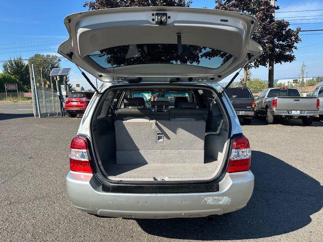 used 2006 Toyota Highlander Hybrid car, priced at $5,500