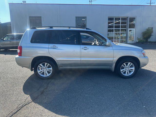 used 2006 Toyota Highlander Hybrid car, priced at $5,500