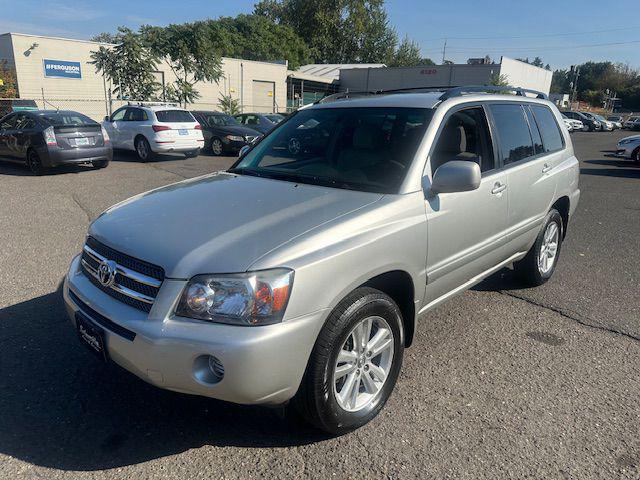 used 2006 Toyota Highlander Hybrid car, priced at $5,500
