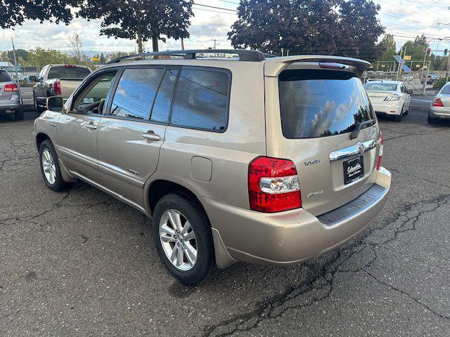 used 2007 Toyota Highlander Hybrid car, priced at $2,900
