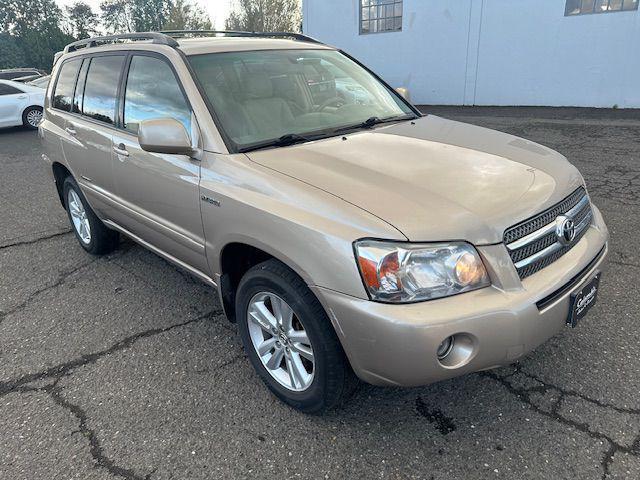 used 2007 Toyota Highlander Hybrid car, priced at $2,900