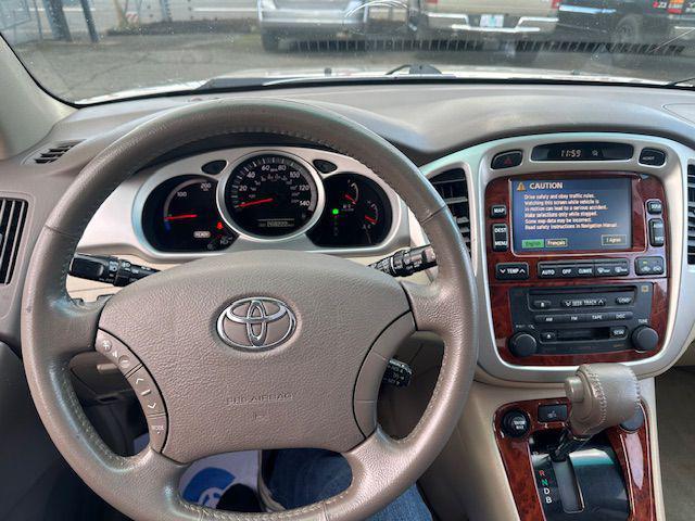 used 2007 Toyota Highlander Hybrid car, priced at $2,900