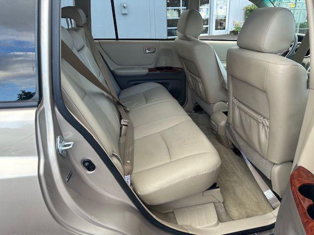 used 2007 Toyota Highlander Hybrid car, priced at $2,900