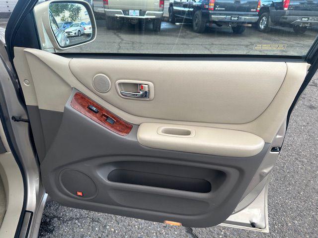 used 2007 Toyota Highlander Hybrid car, priced at $2,900