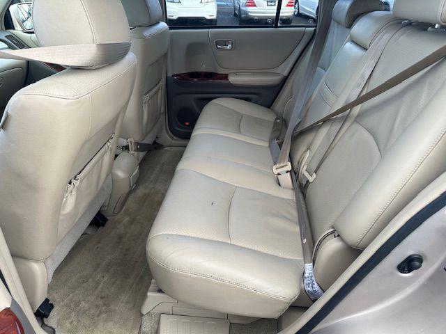 used 2007 Toyota Highlander Hybrid car, priced at $2,900