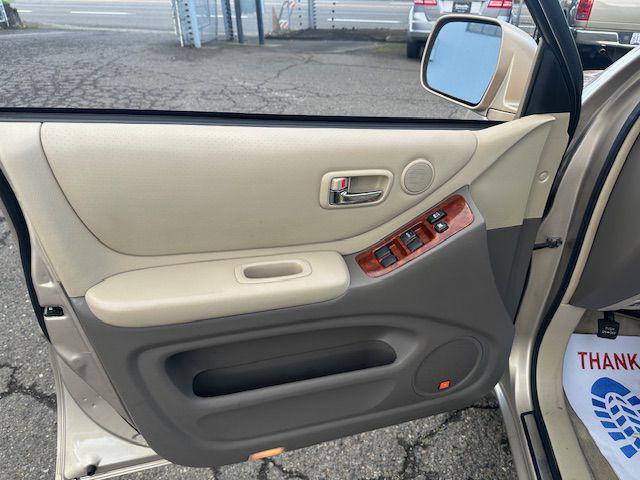 used 2007 Toyota Highlander Hybrid car, priced at $2,900