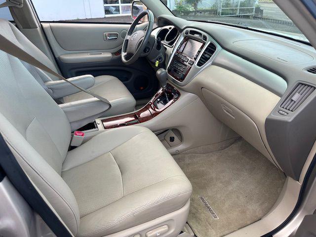 used 2007 Toyota Highlander Hybrid car, priced at $2,900