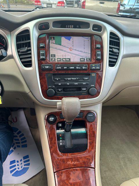 used 2007 Toyota Highlander Hybrid car, priced at $2,900
