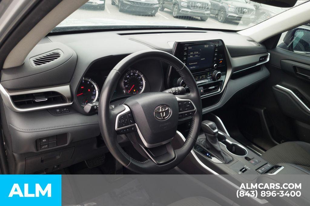 used 2022 Toyota Highlander car, priced at $27,920