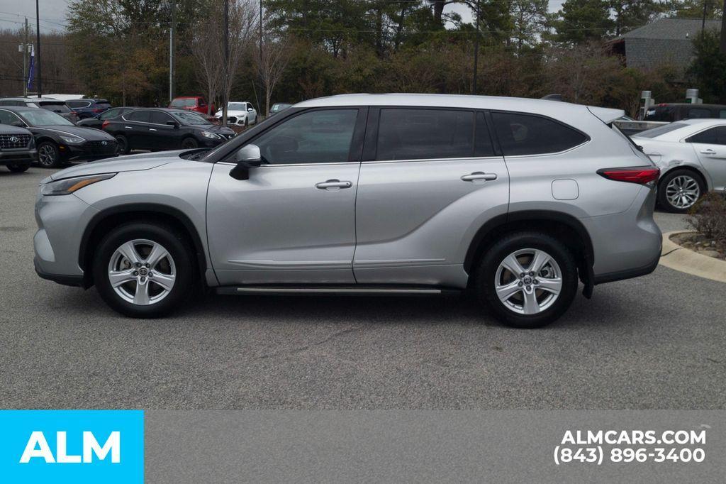 used 2022 Toyota Highlander car, priced at $27,920